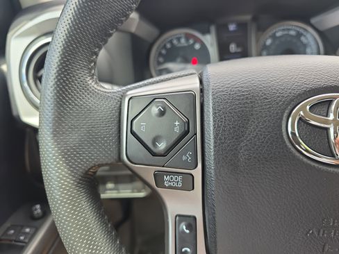 Used 2021 Toyota Tacoma SR5 RWD image 15