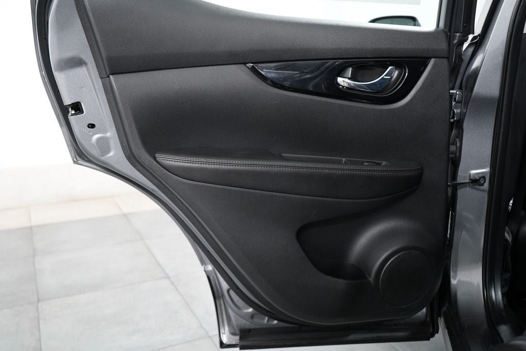 Used 2022 Nissan Rogue Sport SL AWD/4WD image 19