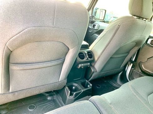 Used 2024 Jeep Wrangler Unlimited Sport AWD/4WD image 18
