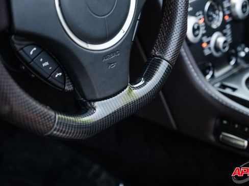 Used 2009 Aston Martin V8 Vantage Roadster RWD image 26