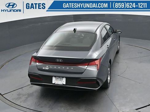 New 2026 Hyundai Elantra SE image 38