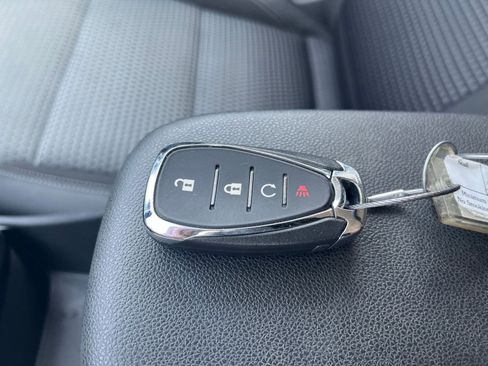 Used 2025 Chevrolet Trax LT image 20