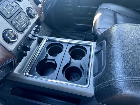 Used 2016 Ford F250 Lariat w/ Lariat Ultimate Package AWD/4WD image 27
