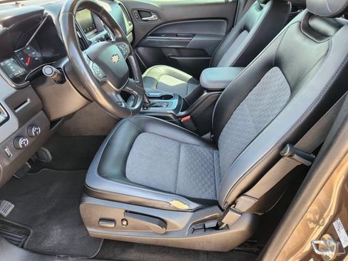 Used 2015 Chevrolet Colorado Z71 AWD/4WD image 12