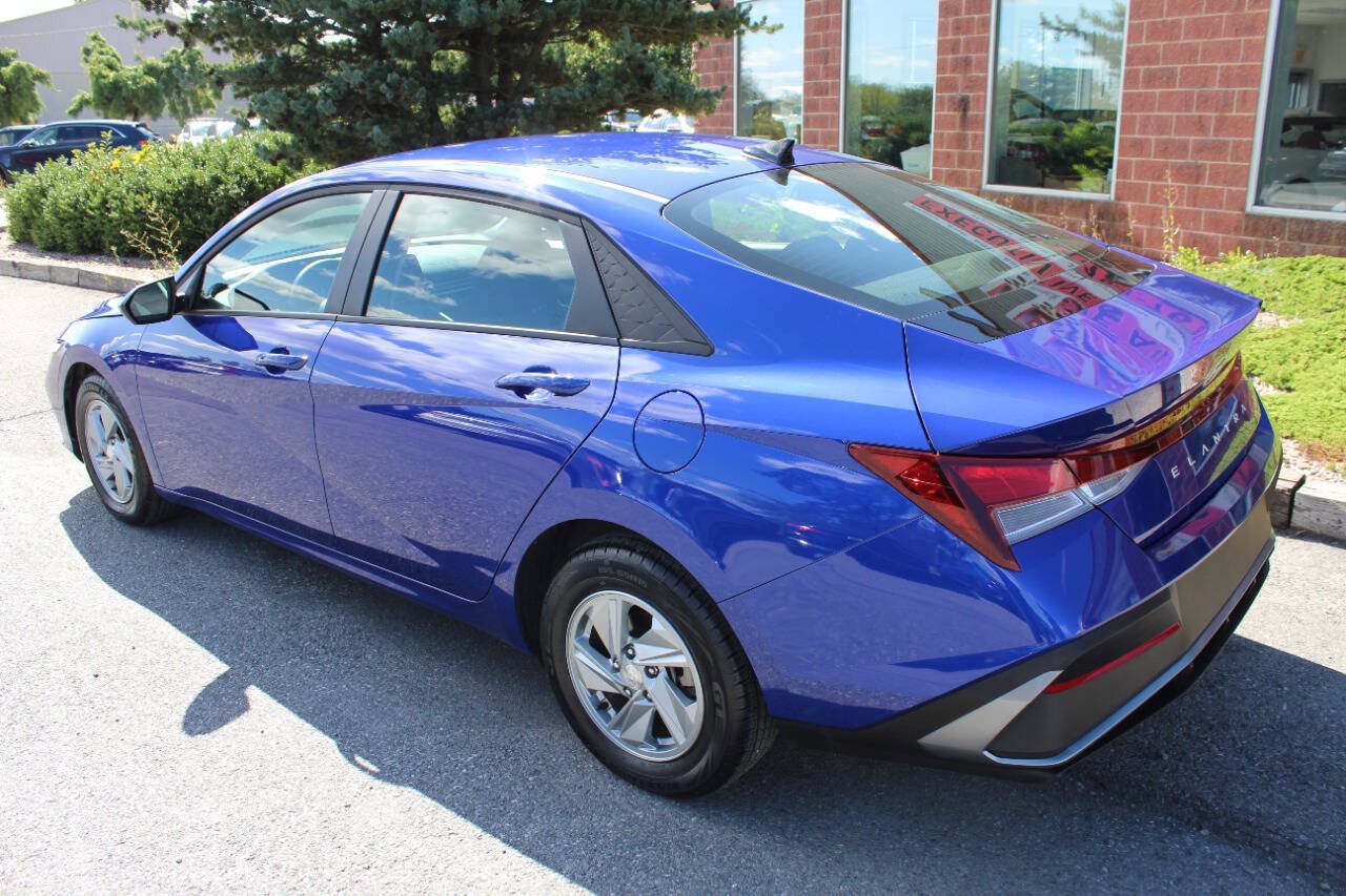 Used 2025 Hyundai Elantra SE FWD image 8