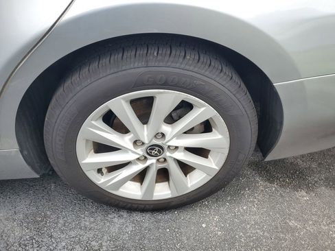 Used 2022 Toyota Camry LE image 5