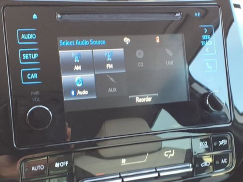 Used 2019 Toyota Prius L Eco image 4