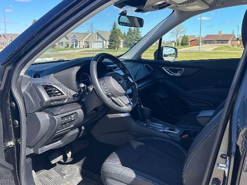 Used 2022 Subaru Forester Premium AWD/4WD image 11