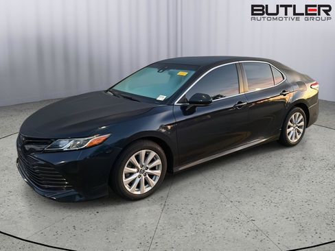 Used 2020 Toyota Camry LE FWD image 2