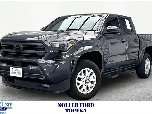 Used 2025 Toyota Tacoma SR5 AWD/4WD image 1