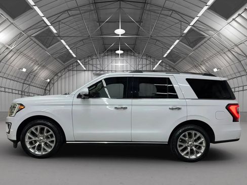 Used 2019 Ford Expedition Limited w/ Equipment Group 302A RWD image 2