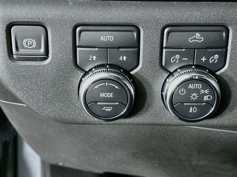 Used 2025 GMC Sierra 1500 Elevation AWD/4WD image 16