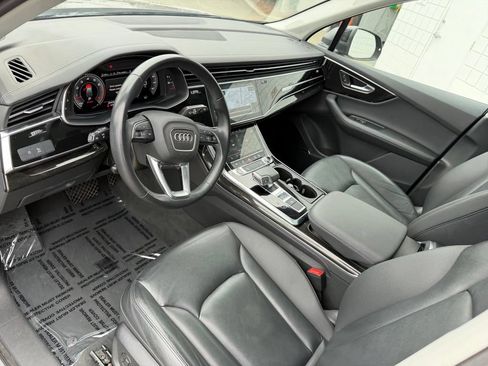 Used 2024 Audi Q7 3.0T Premium Plus AWD/4WD image 2