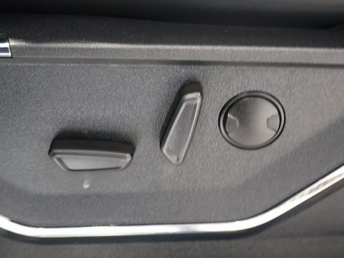 Used 2023 Ford F350 Platinum w/ Tremor Off-Road Package image 15