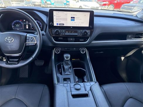 Used 2024 Toyota Grand Highlander Limited image 26