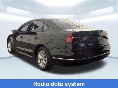 Used 2018 Volkswagen Passat 2.0T S w/ Driver Assistance Package FWD image 4