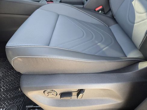 New 2026 Volkswagen Tiguan SE image 17