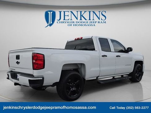 Used 2018 Chevrolet Silverado 1500 Custom w/ Custom Value Package RWD image 4