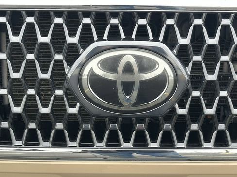 Used 2019 Toyota Tacoma TRD Off-Road image 39