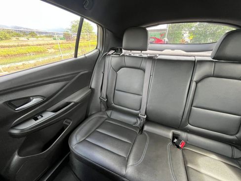 Used 2025 Buick Envista Sport Touring image 38