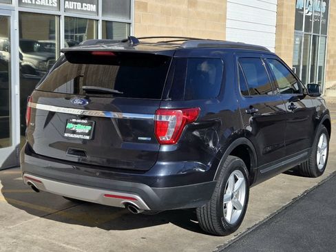 Used 2017 Ford Explorer XLT w/ Equipment Group 202A AWD/4WD image 6