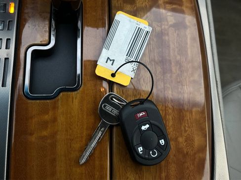 Used 2005 Cadillac XLR RWD image 22