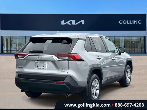 Used 2022 Toyota RAV4 LE AWD/4WD image 3
