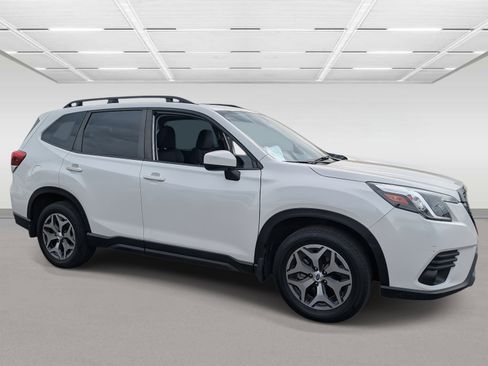 Certified 2023 Subaru Forester Premium image 7