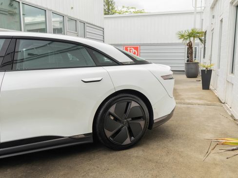Used 2024 Lucid Air Touring AWD/4WD image 5