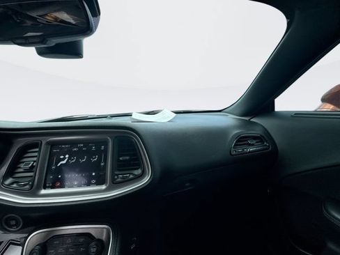Used 2022 Dodge Challenger GT w/ Performance Handling Group RWD image 18