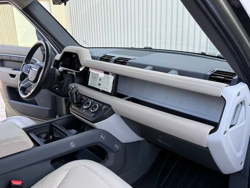 Used 2020 Land Rover Defender 110 SE AWD/4WD image 42