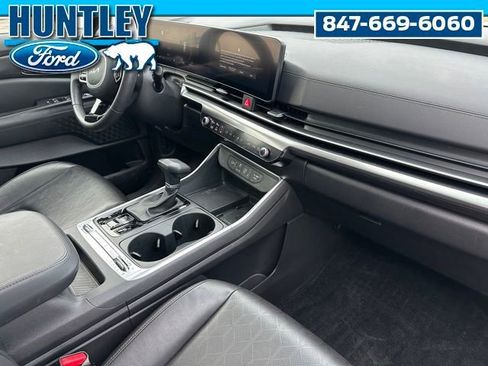 Used 2025 Kia Carnival SX w/ SX Dark Edition Package FWD image 13