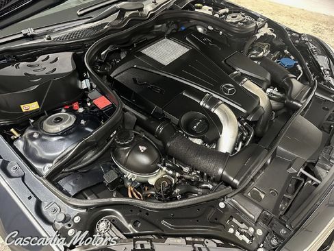 Used 2014 Mercedes-Benz E 550 4MATIC Sedan image 36