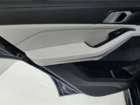Used 2023 BMW X5 xDrive40i w/ M Sport Package image 24
