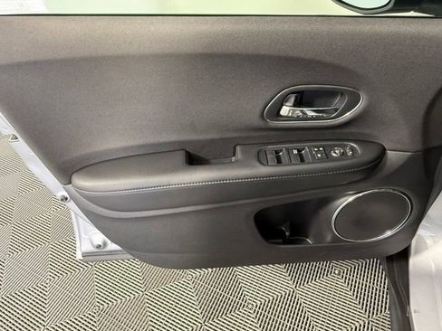 Used 2022 Honda HR-V EX image 14