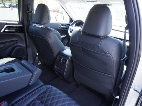 Used 2024 Mitsubishi Outlander SEL FWD image 10