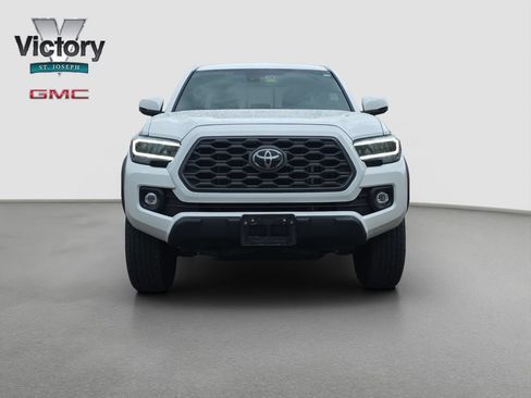 Used 2021 Toyota Tacoma TRD Off-Road AWD/4WD image 2