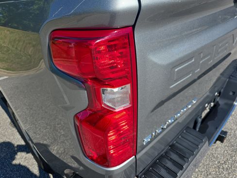 Used 2025 Chevrolet Silverado 1500 LT RWD image 31
