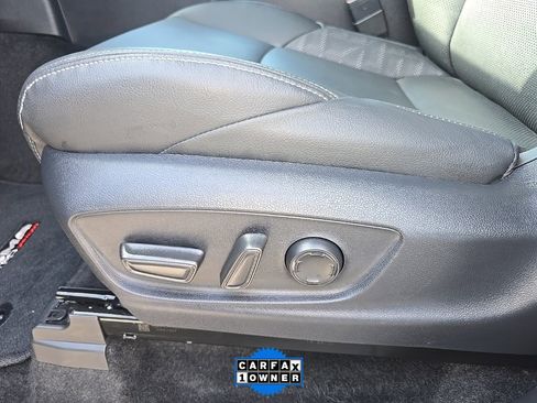 Used 2025 Toyota Tacoma TRD Sport image 27