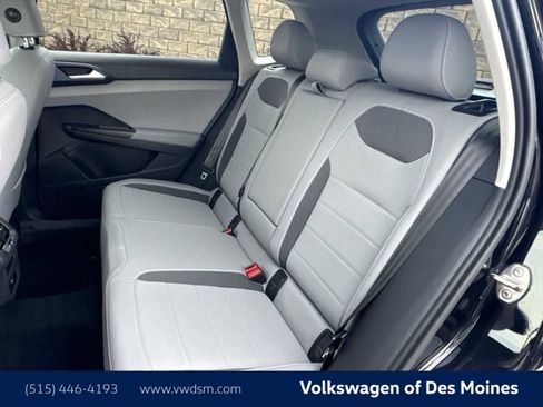 Certified 2024 Volkswagen Taos SE image 12