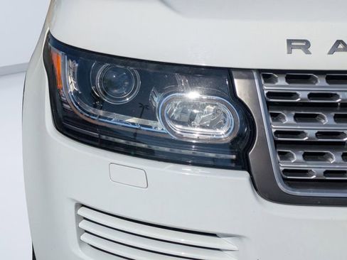 Used 2016 Land Rover Range Rover HSE image 9