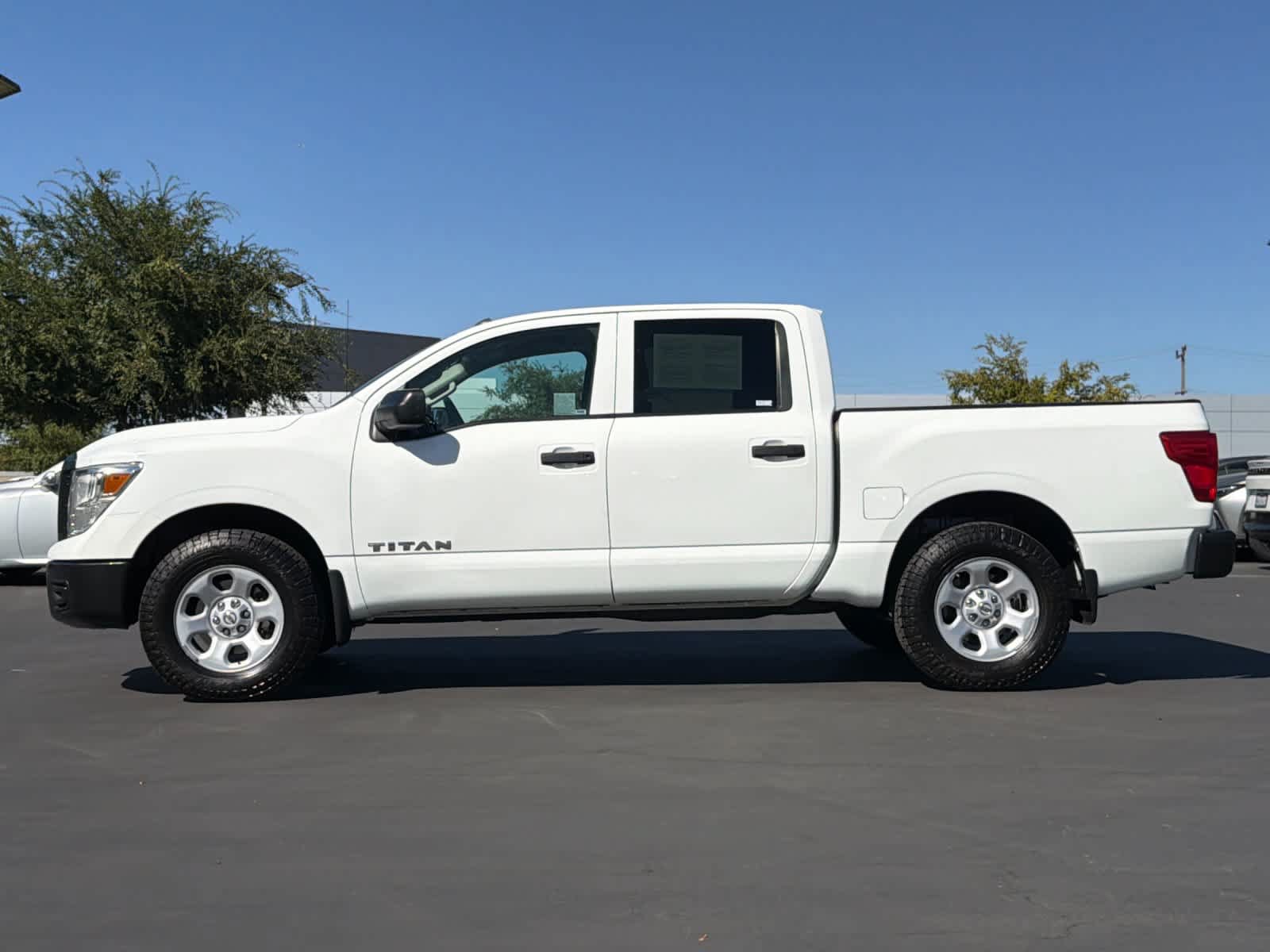Used 2019 Nissan Titan S AWD/4WD image 9