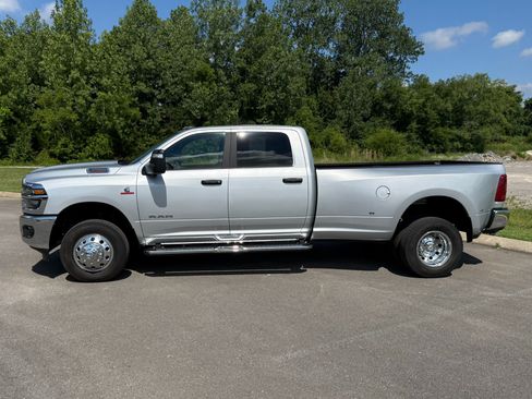 Used 2026 RAM 3500 Big Horn AWD/4WD image 7