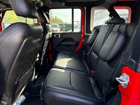 Used 2022 Jeep Wrangler Unlimited Rubicon 4xe AWD/4WD image 13