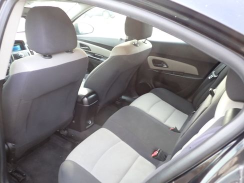 Used 2012 Chevrolet Cruze LS image 7
