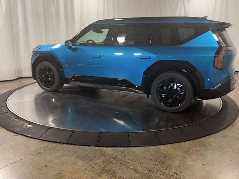 New 2026 Kia EV9 Land w/ Nightfall Edition Package image 6