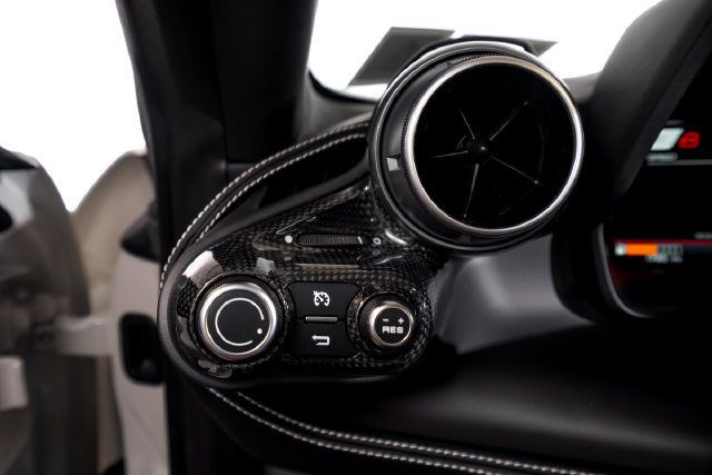 Used 2021 Ferrari F8 Tributo RWD image 42