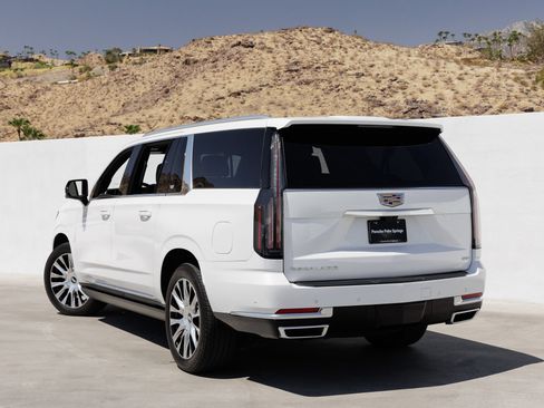 Used 2025 Cadillac Escalade ESV Premium Luxury Platinum AWD/4WD image 3