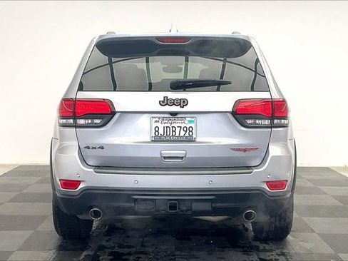 Used 2018 Jeep Grand Cherokee Trailhawk w/ Trailhawk Luxury Group AWD/4WD image 3