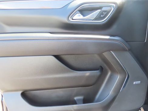 Used 2023 GMC Yukon AT4 w/ AT4 Premium Package AWD/4WD image 11